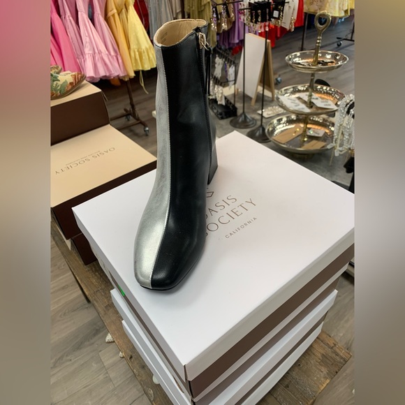 Oasis Society Silver Metallic Block-Heel Ankle Bootie - Picture 3 of 3